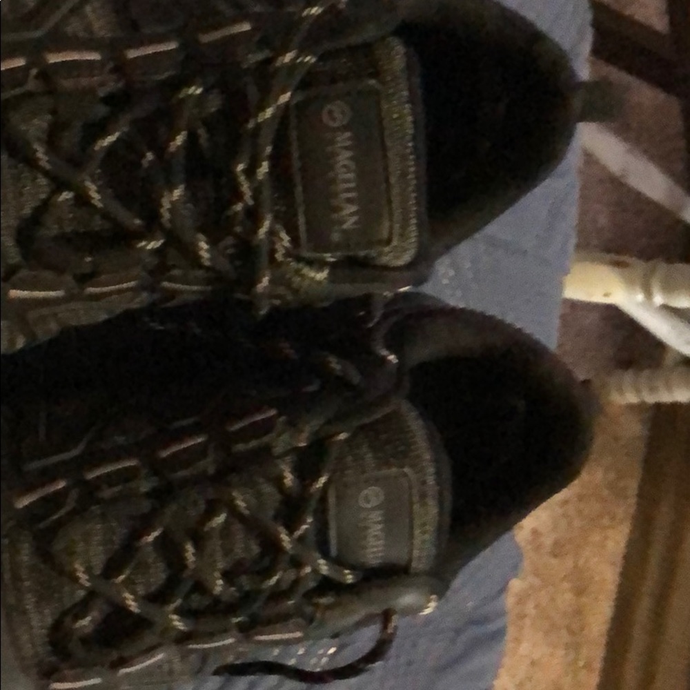 Shoes - Picture 3 of 4